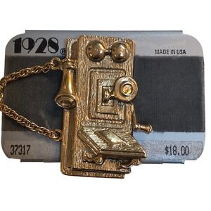 1928 Jewelry Vintage Gold Tone Antique Wall Telephone Novelty Brooch Pin 37317‎